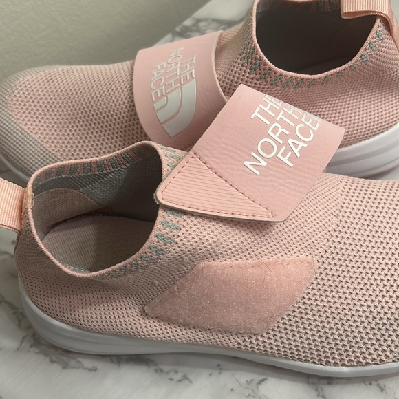 The North Face Pink shoes.Size 8 - Picture 3 of 6
